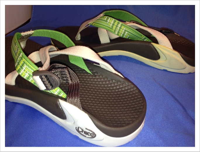 Chaco HIPTHONG Green/White flip flop Sport/Hiking/Water Sandals Womens