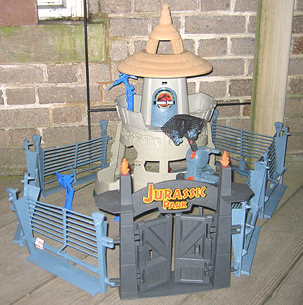 [http://www.toyarchive.com/STAForSale/NEW2001+/JurassicPark/JurassicPark/CommandCompound1a.jpg]